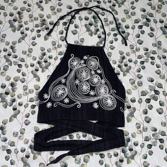 Celestial Embroidery Halter Top - Picture 3 of 8